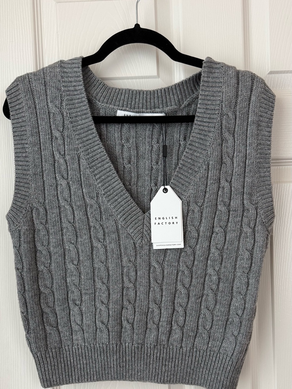 NWT English Factory Grey Cable Knit V-Neck Sweater Vest Size S